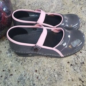 Koi By Sanita Gray 8-8.5 patent Mary Jane Clogs